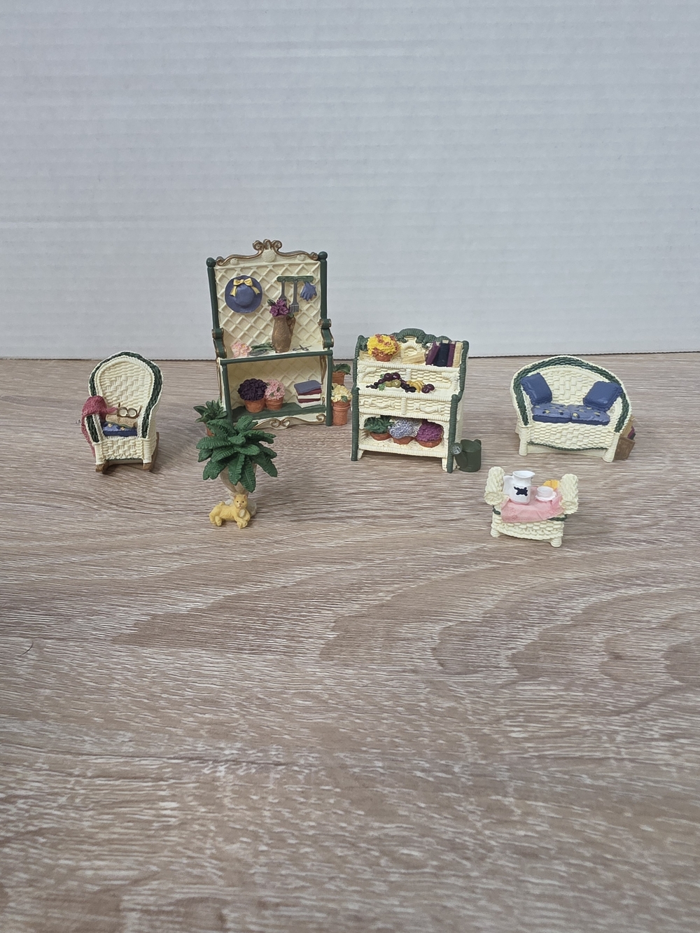 Avon Victorian Memories Conservitory 2001 Miniature Furniture Collectible Set